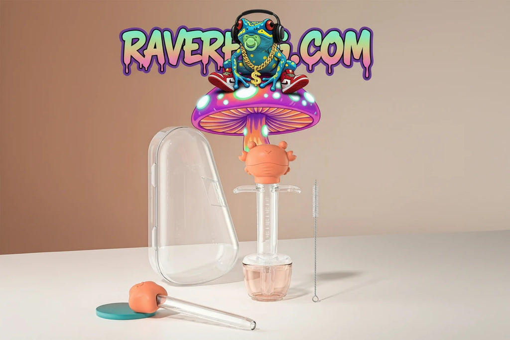 Easily Dispense Medicine.  Pacifier Liquid Medicine Dispenser. Accurate measurements.